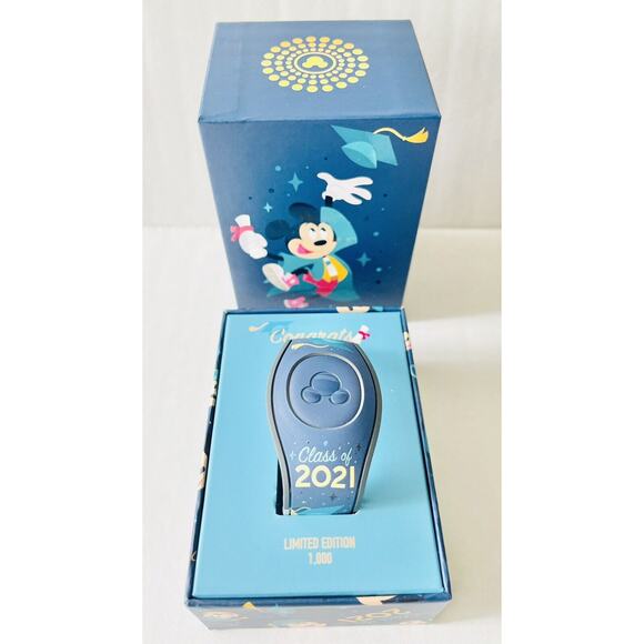 Magic Band Mickey Mouse Disney Parks Class Of 2021 Graduation Magicband 2 - Picture 9 of 9